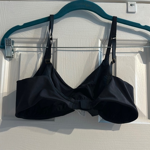 Huit Paris Black Scoop Neck Bra Wireless in Black Women’s 36B - Picture 2 of 4
